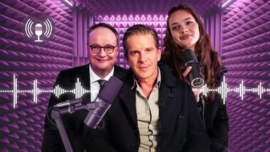 Fotomontage Markus Lanz, Oliver Welke und Emma von „She’s talking“ in einem Tonstudio