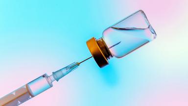 Spritze mit Impfstoff