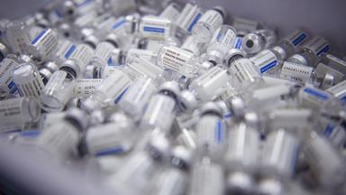 Leer Impfstofffläschchen