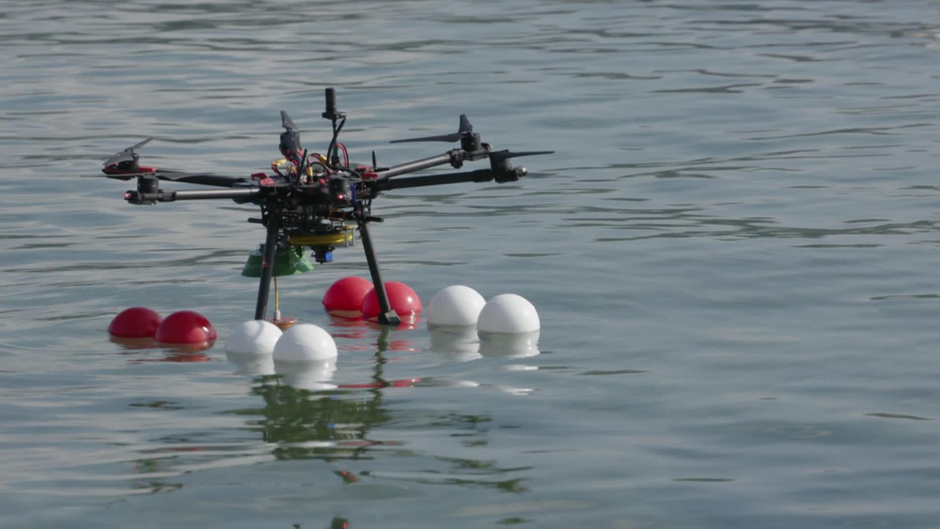 Drohnen-Unterwasser-Roboter-System