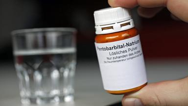 Sterbehilfe: Flasche mit Medikament