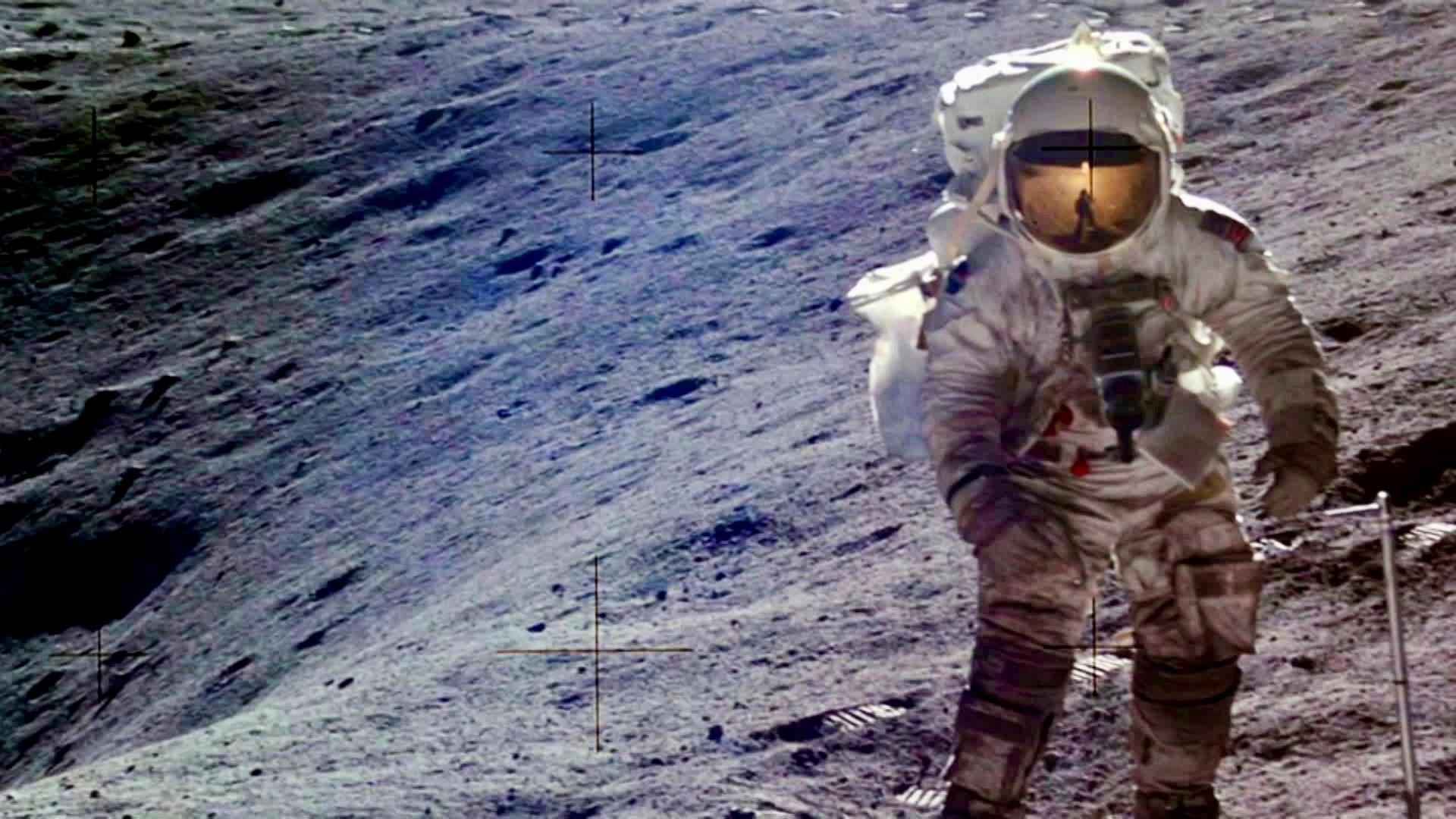Charlie Duke auf dem Mond
