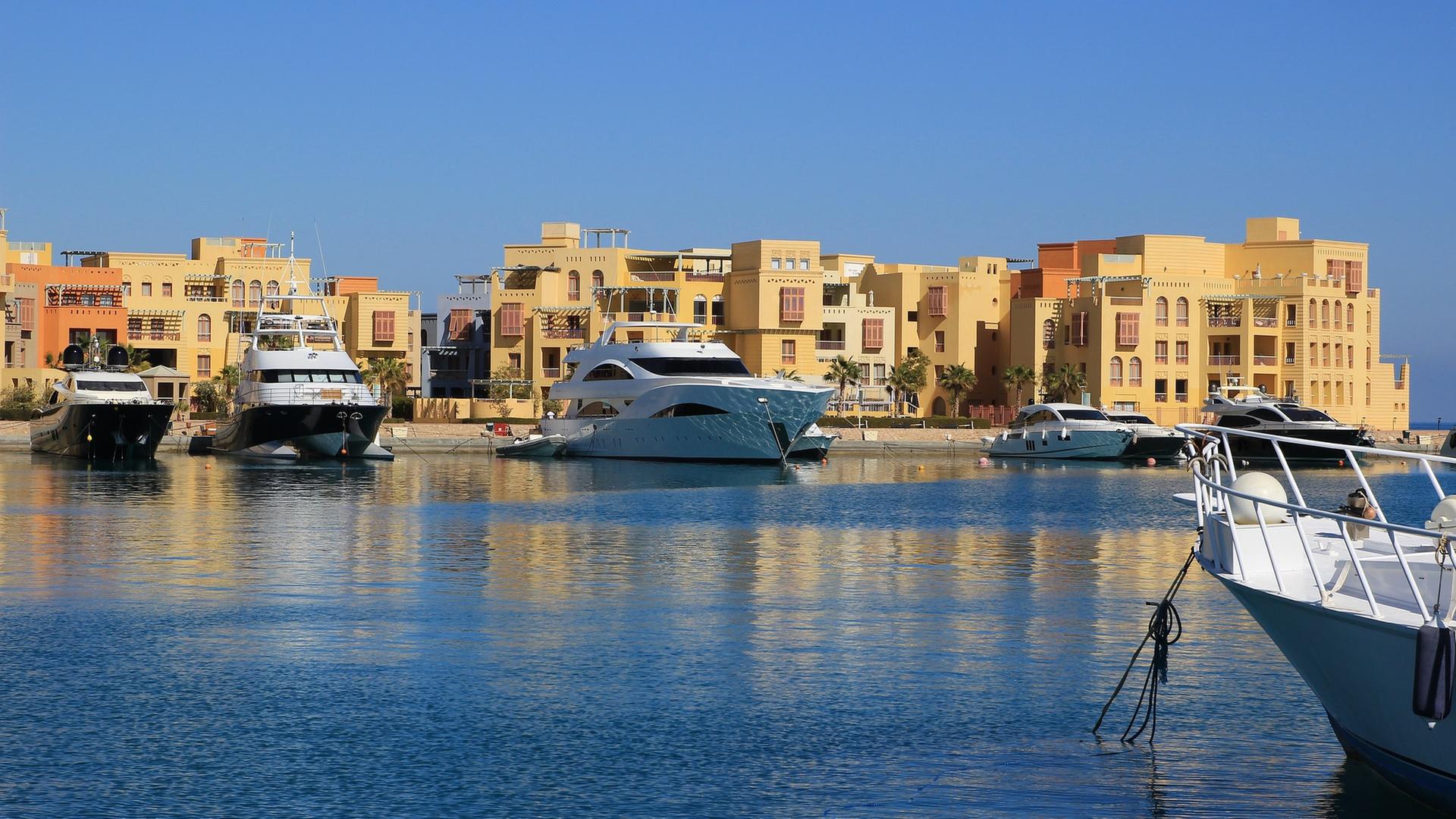 Ansicht der Lagunenstadt El Gouna von Meer aus