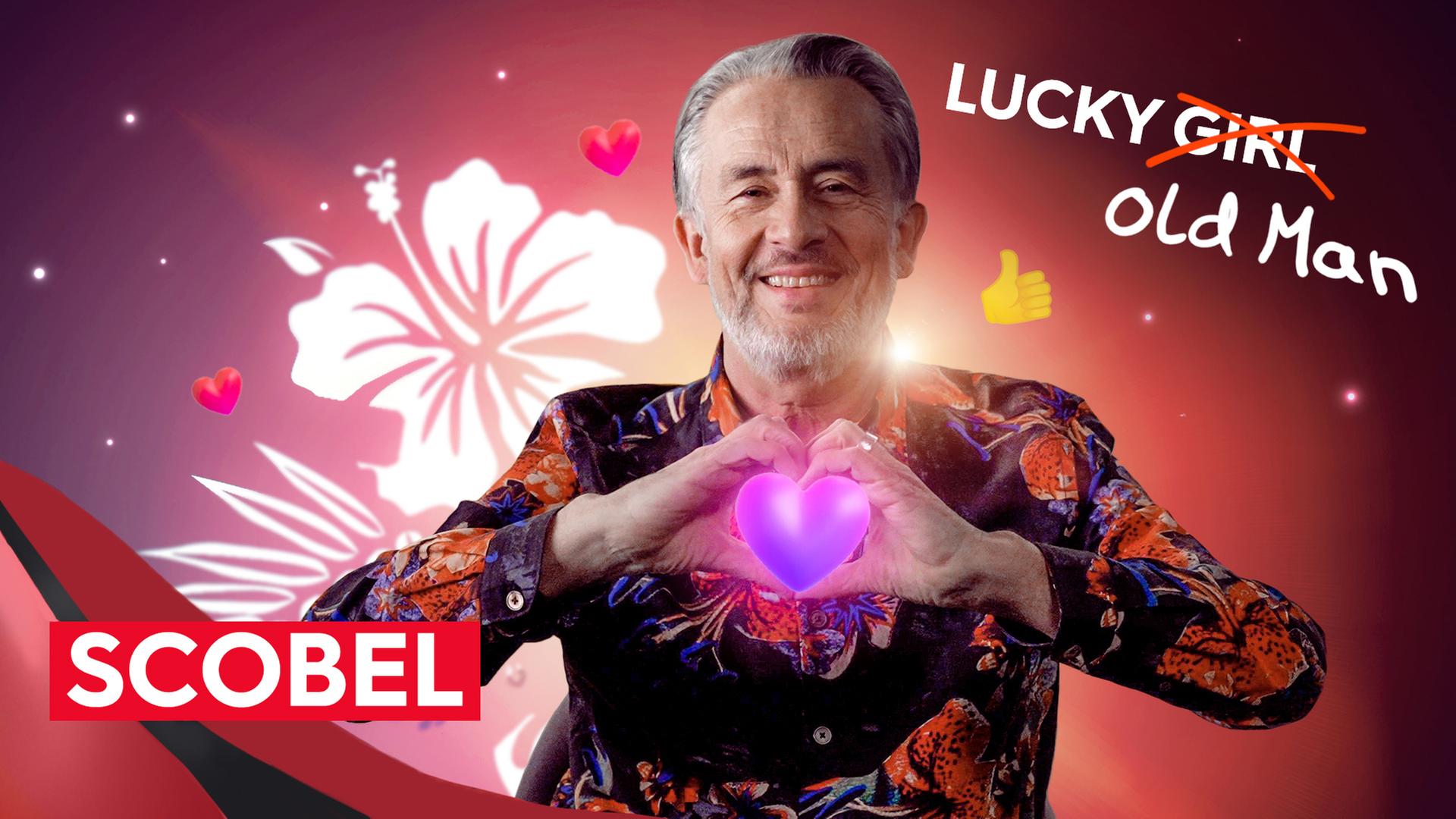 Glücklicher Scobel mit Blumen und Herzchen