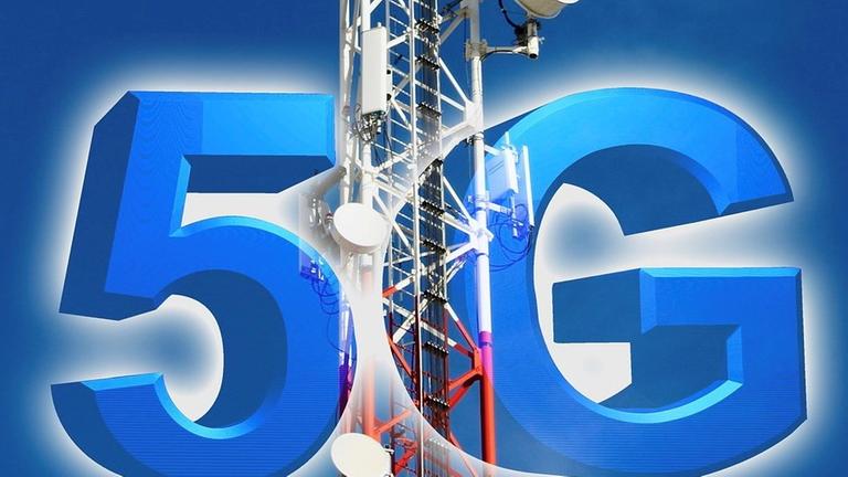 Funkmast, davor Aufschrift 5G