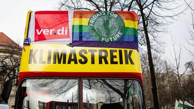 Aufnahme zum Klimastrei von verdi und Fridays for future