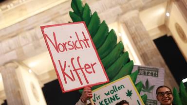 Pappe mit Aufschrift "Vorsicht KIffer".
