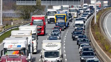 Hohes Verkehrsaufkommen auf der Autobahn