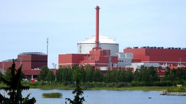 Blick auf das Atomkraftwerk Olkiluoto 3