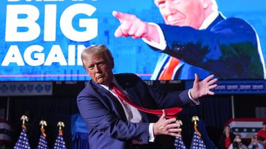 US Wahlkampf - Donald Trump auf einem Bildschirm