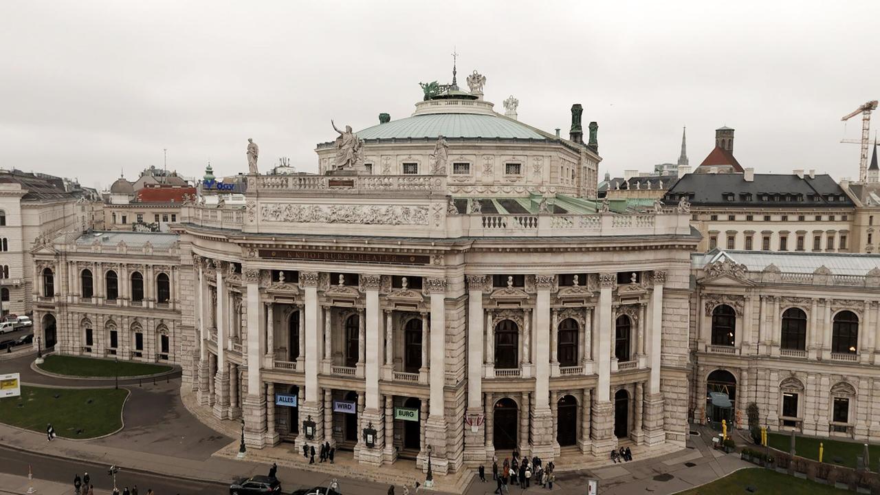 Die Außenfassade des Burgtheathers