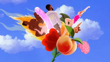 Ein gezeichnetes Herz wird in den Himmel gehalten