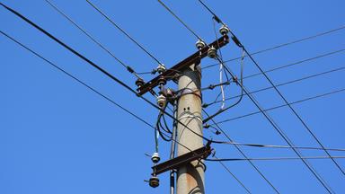 Ansicht auf eine Hochspannungsleitungen