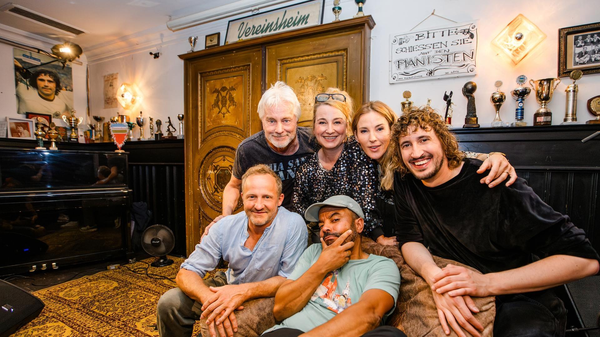 Werner Schmidbauer, Constanze Lindner, Jeannine Michaelsen, Berni Wagner, Maximilian Brückner, Simon Pearce.