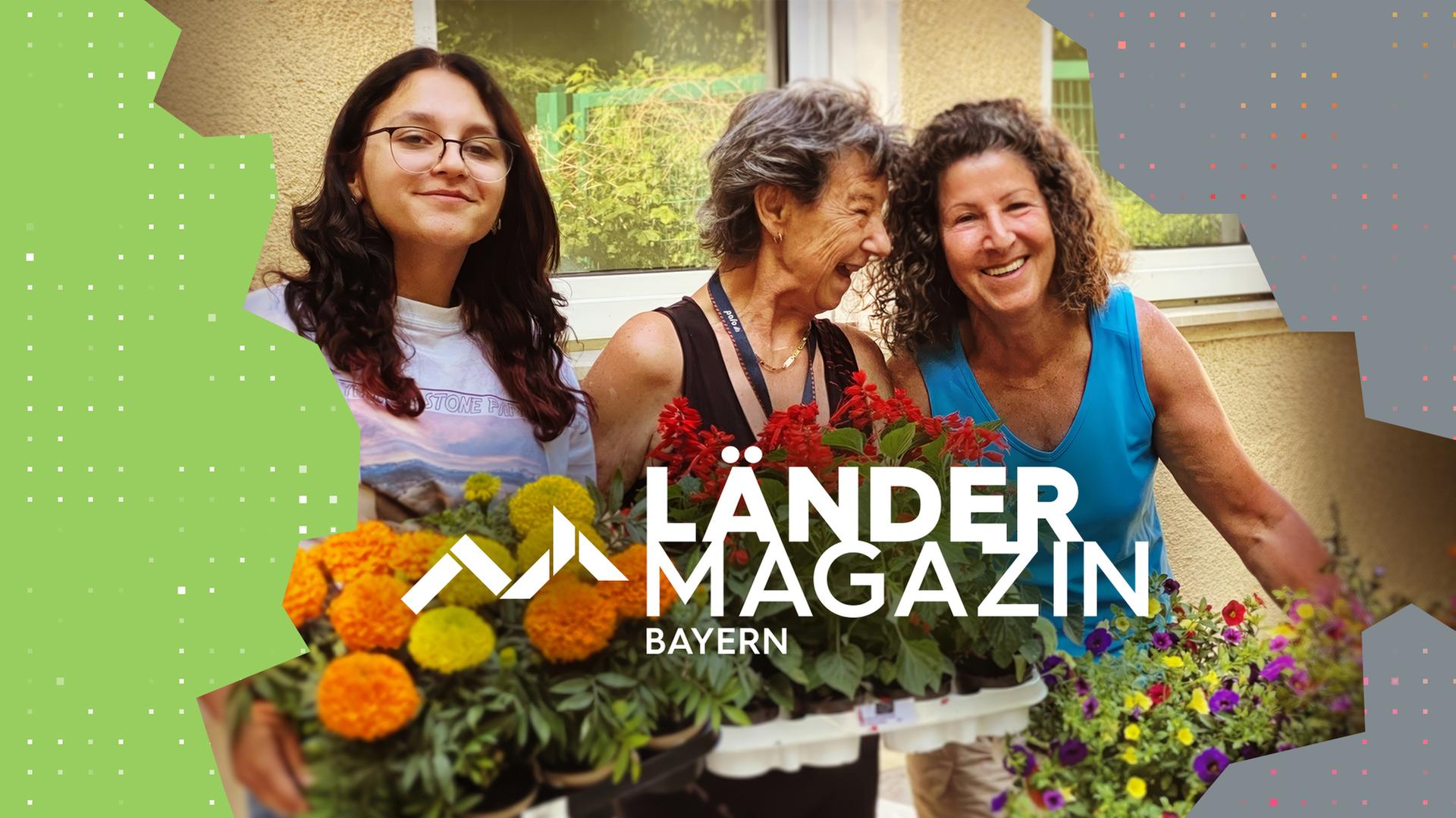 Junge und ältere Mitglieder des Vereins „Die gute Stube“ mit fröhlichen Gesichtern im Garten des Vereins.