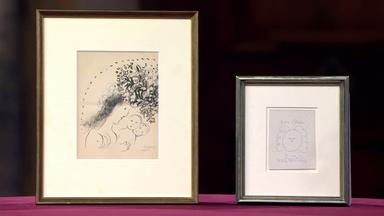 Zwei eingerahmte Zeichnungen.