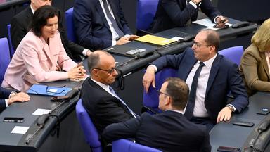 Dorothee Bär, Friedrich Merz, Jens Spahn und Alexander Dobrindt in der 2. Sitzung des 21. Deutschen Bundestages mit der Wahl des neuen Bundeskanzlers im Reichstagsgebäude. 