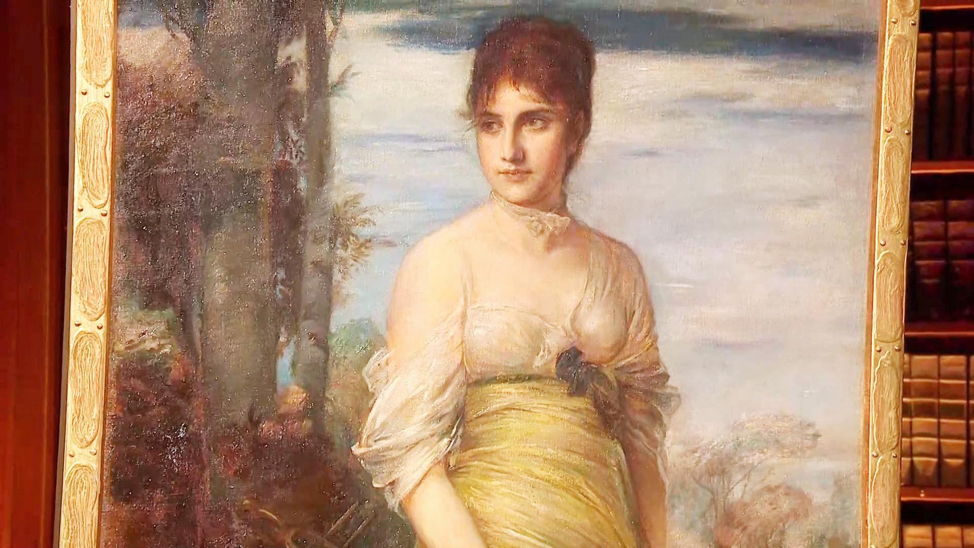 Ein lebensgroßes Gemälde einer Frau.