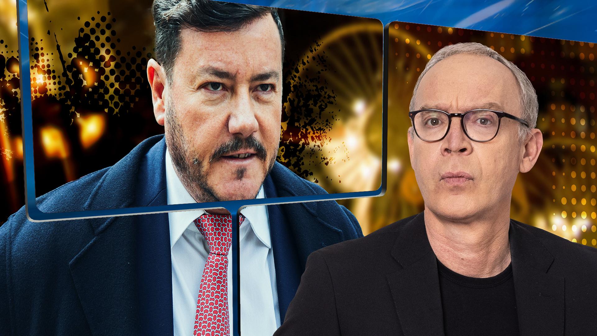 Moderator vor einer Videowand, auf der der insolvente ehemalige Milliardär René Benko zu sehen ist.