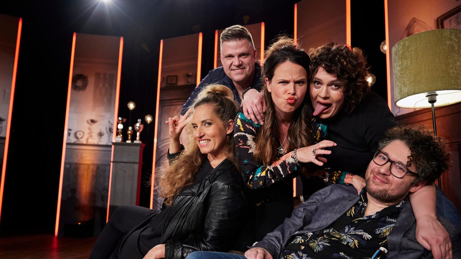 Von links: Ariane Müller (Suchtpotenzial), Ralf Winkelbeiner,  Julia Gámez Martin (Suchtpotenzial), Patti Basler und David Stockenreitner.