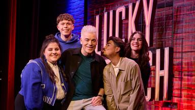 Von links: Rebecca Papp, Jojo Nesco, Michael Mittermeier, Tony Bauer und Anna Bartling.