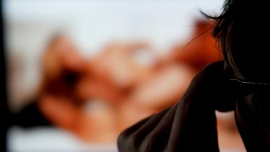 Welchen Einfluss hat Pornografie auf Verhalten, Suchtpotenzial, Macht, Gewalt und sexuelle Vielfalt? Alena Buyx diskutiert mitGästen.