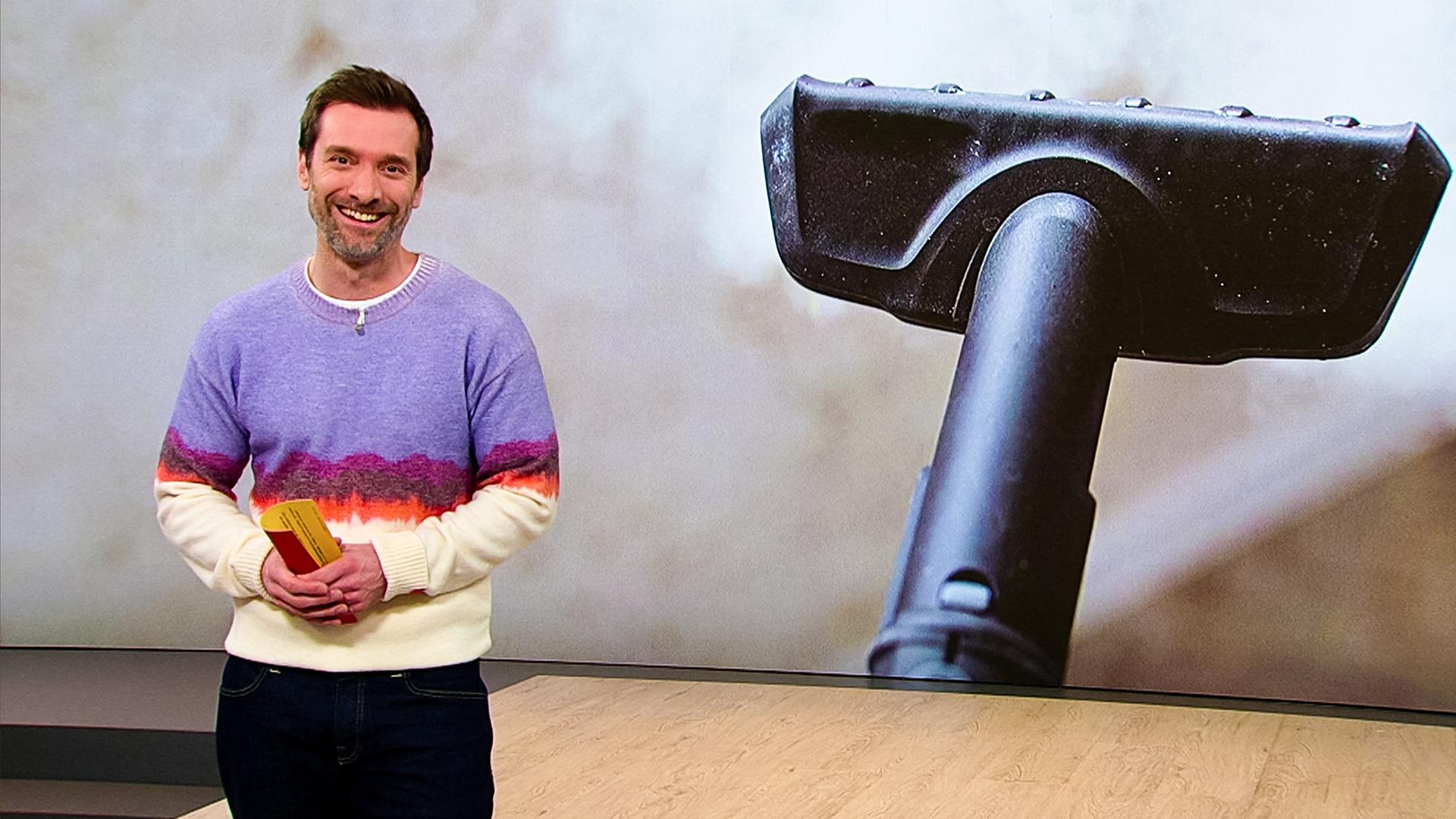 Moderator Daniel Aßmann.