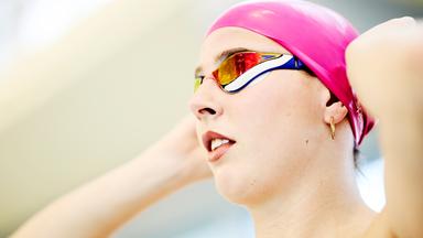 "Mein Körper. Meine Konzentration": Schwimmweltmeisterin Angelina Köhler
