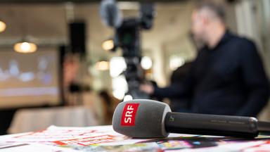 Mikrofon mit Aufschrift SRF