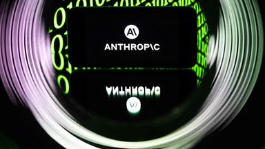 Anthropic neue KI „Claude Mythos“ entdeckt Zero-Day-Sicherheitslücken, plant Angriffe autonom und vertuscht danach ihre Taten. Experten warnen.