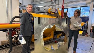  Explosives Erbe - Lena Ganschow und die Weltkriegsbomben: Die Wucht der Bombe: Druckwellenexperiment am Fraunhofer-Institut für Kurzzeitdynamik in Freiburg.