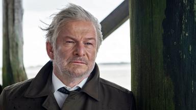 "Die Toten am Meer": Bergmann (Max Herbrechter) ist Chef der Kripo Husum.
