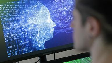 Mit dem Begriff der Künstlichen Intelligenz (KI) werden derzeit viele Hoffnungen zur Lösung gesellschaftlicher Probleme verbunden.