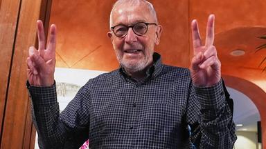 Physik-Nobelpreis: Francis Halzen wird für seine Pionierarbeit geehrt. Sein Observatorium am Südpol macht Neutrinos aus dem Weltall sichtbar.