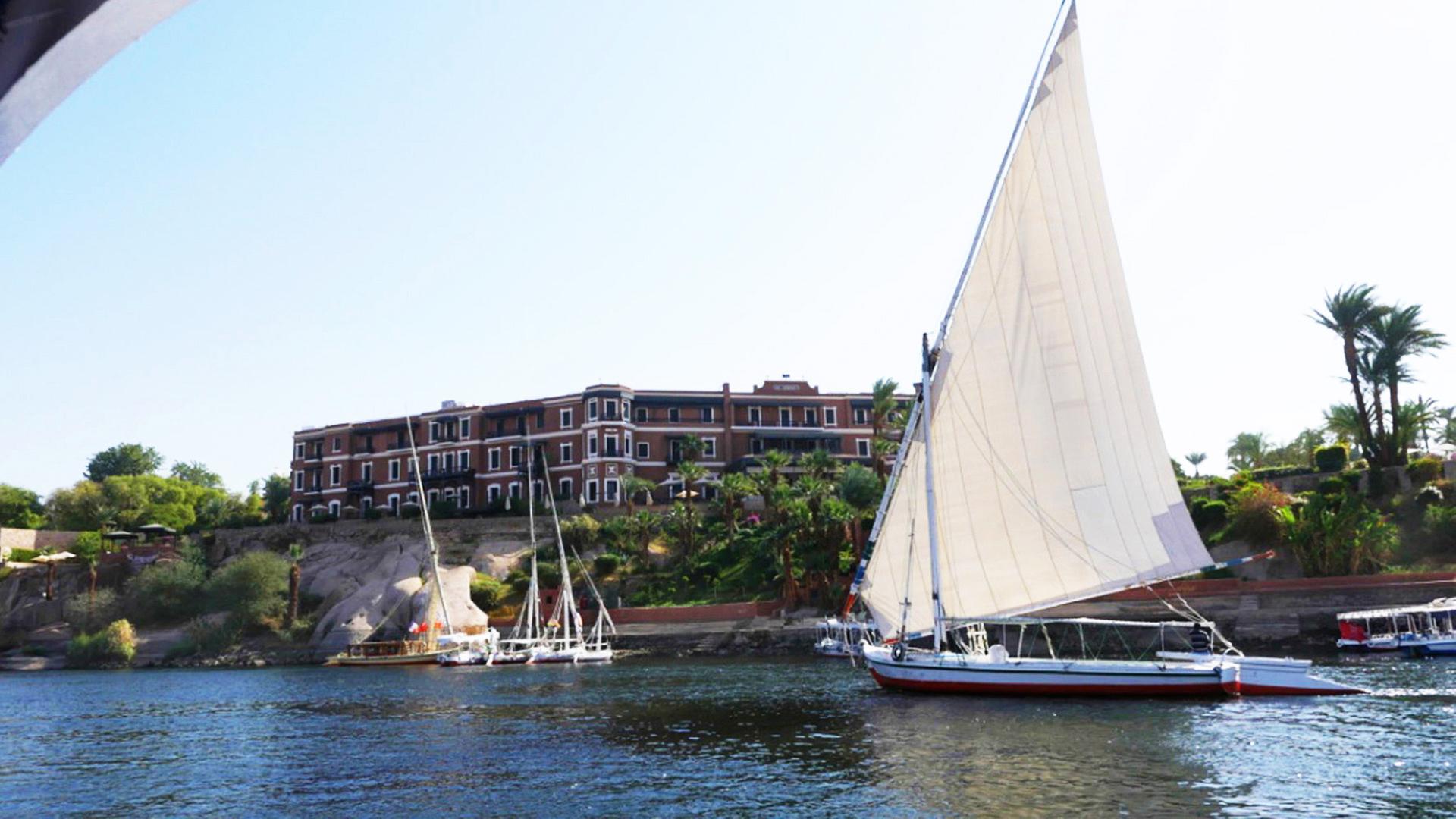 "An den Ufern des Nil - Zwischen Assuan und Luxor": Assuan Old Cataract-Hotel.