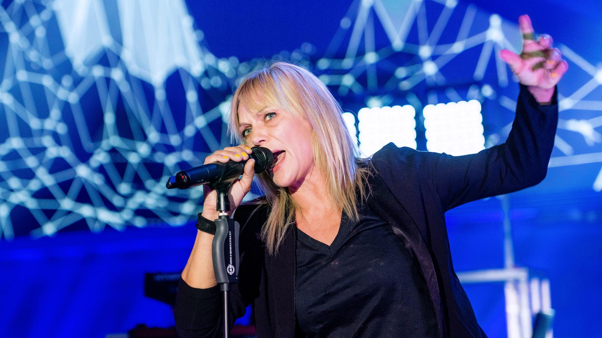 Anna Loos auf der 3satfestival-Bühne