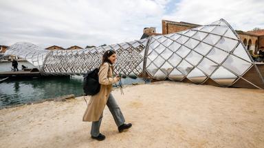Steg auf der Architektur-Biennale in Venedig 2025
