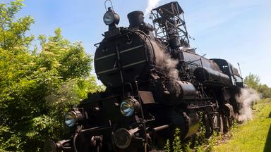 eine alte dampfeisenbahn 