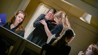 Szene aus "Bernarda Albas Haus" am Schauspielhaus Hamburg