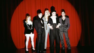 Die Frauen der Band The Last Dinner Party.