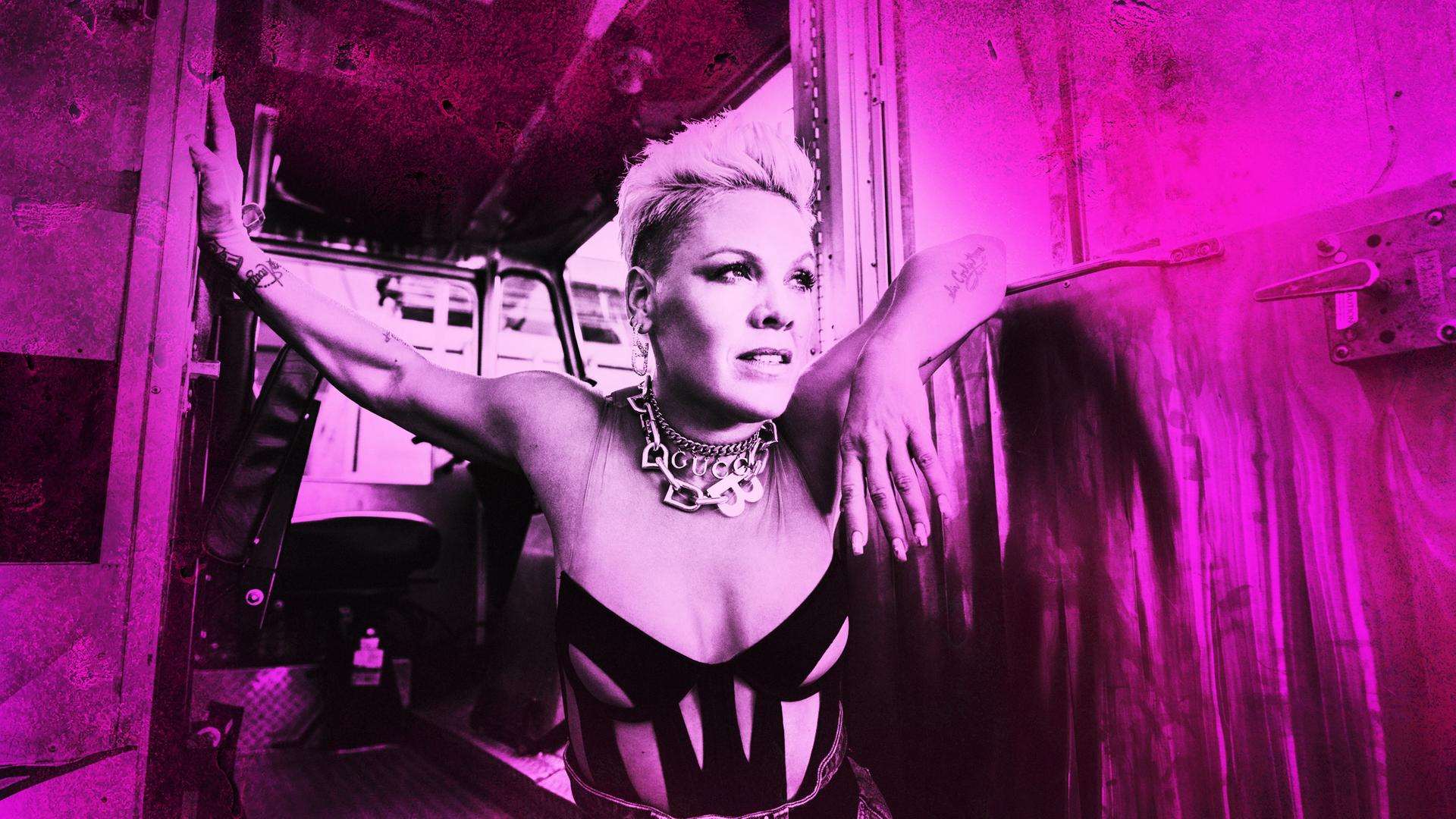 Pink getöntes Porträt der Sängerin Pink.