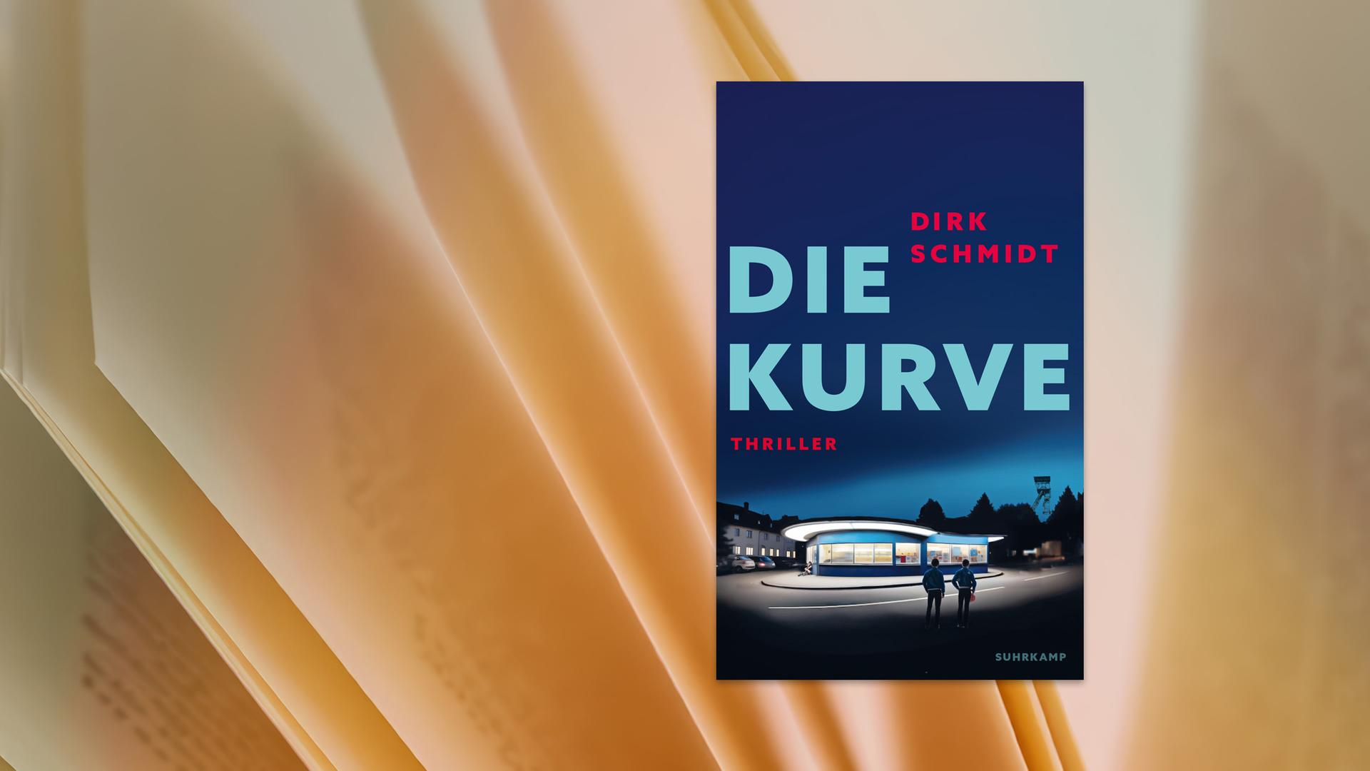 Auf dem Cover des Buches sieht man die Illustration einer alten Tankstelle aus den 1950er Jahren, umgeben von Häusern, Bäumen und einer Zeche. Im Vordergrund stehen zwei Personen. Der Himmel ist in dunkelblau gehalten.