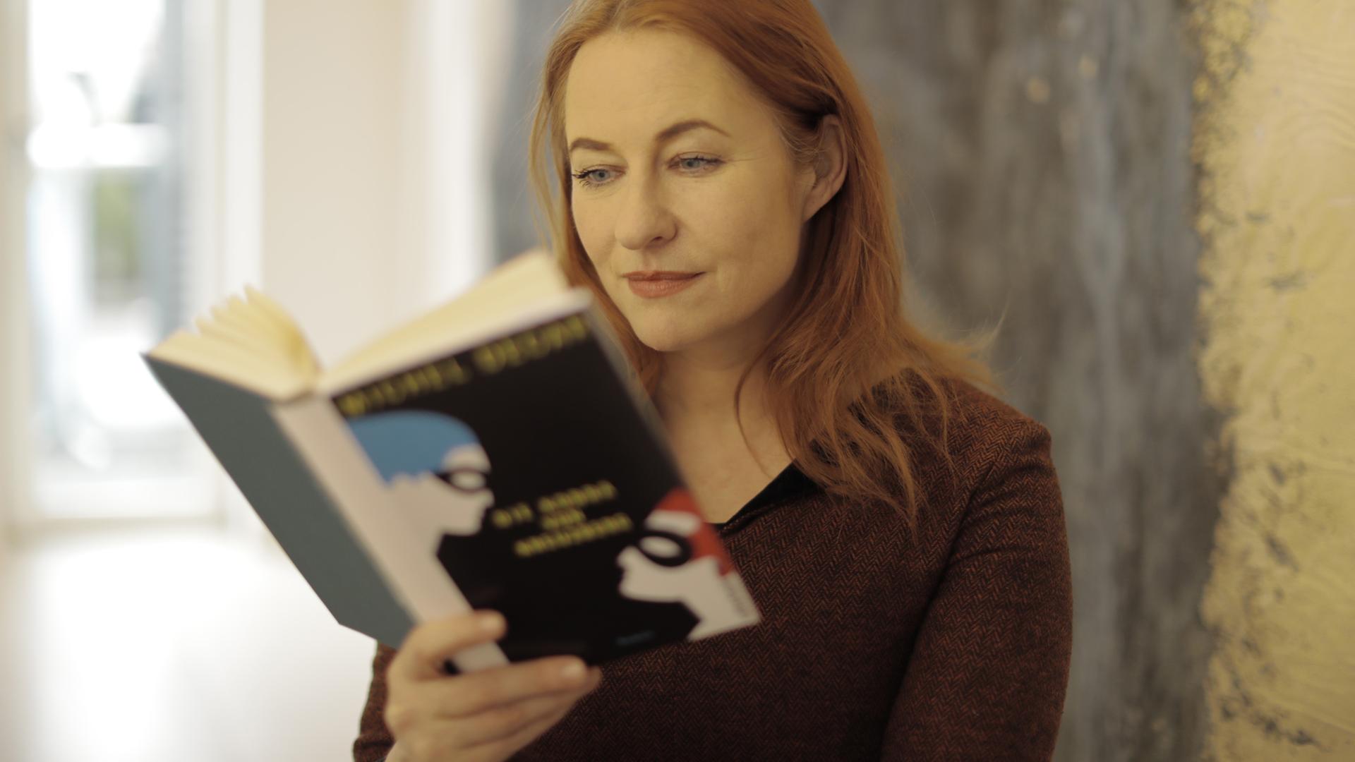 Katrin Schumachers Buchtipp: "Die Kobra von Kreuzberg" von Michel Decar