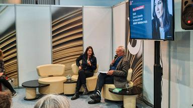 Autorinnengespräch am Messestand