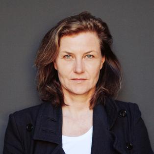 Portrait der Autorin Jacqueline Kornmüller