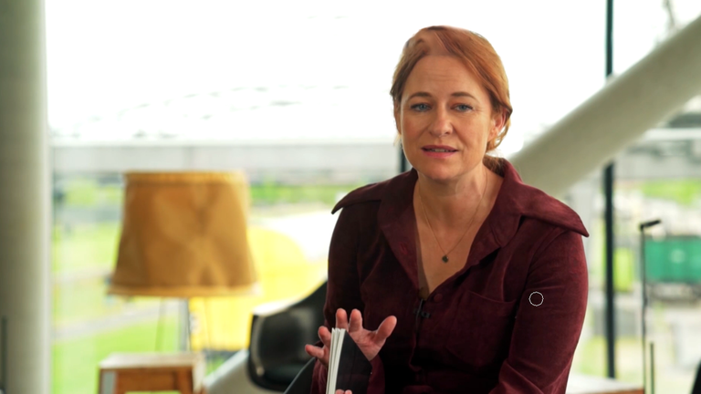 Buchtipp - "Gottesanbieterin" von Nora Gomringer