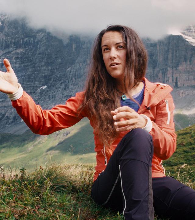 Bergführerin Carla Jaggi vor dem Eiger