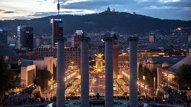 Erleutetes Stadtzentrum von oben