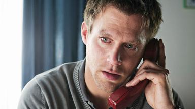Dr. Markus Höchstmann (Ken Duken).