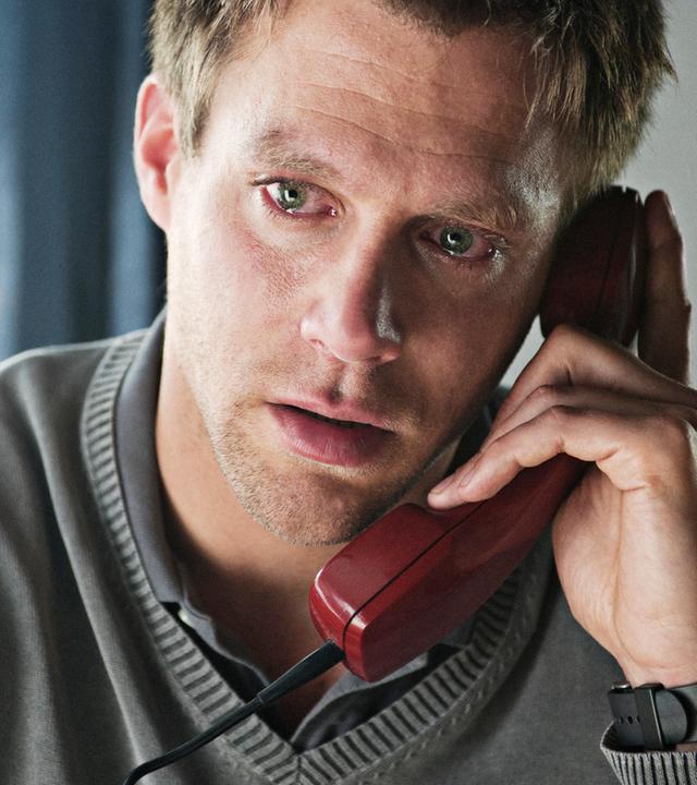 Dr. Markus Höchstmann (Ken Duken).